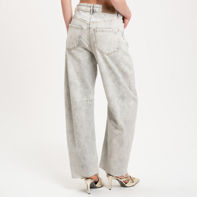 Haveone-Jeans Barbara corte barril sin rematar - gris