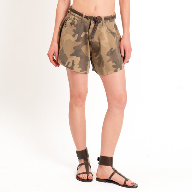 Haveone-Shorts camouflage taglio vivo con cintura - beige/moro