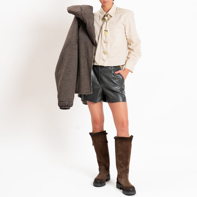 Haveone-Shorts similpelle elastico dietro - grigio