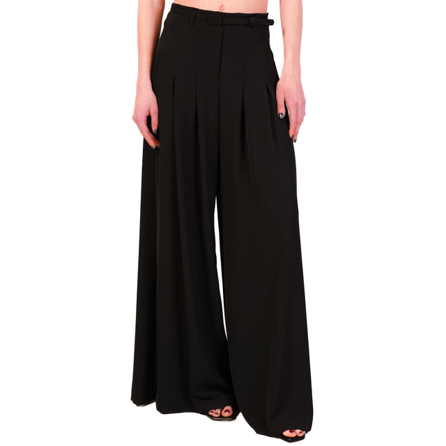 Crepe con pliegues Imperial-Pantone - negro