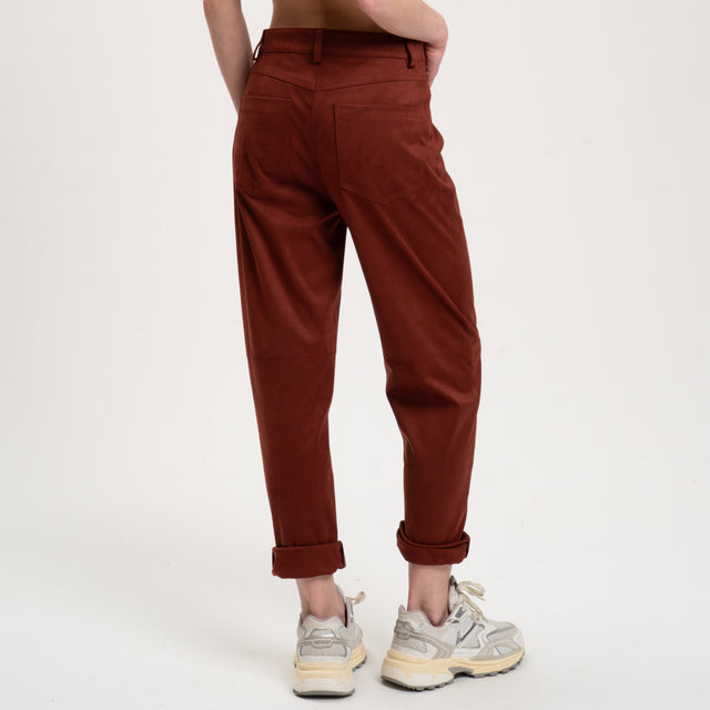 Pantalón Imperial de 5 bolsillos efecto ante - color óxido