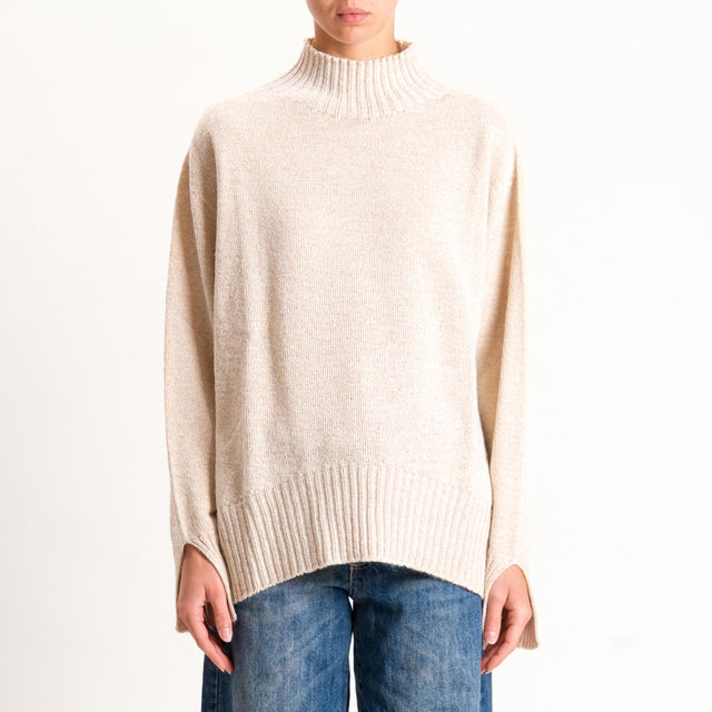 Kontatto-Maglia filo lurex con spacchi su polsi - beige/oro