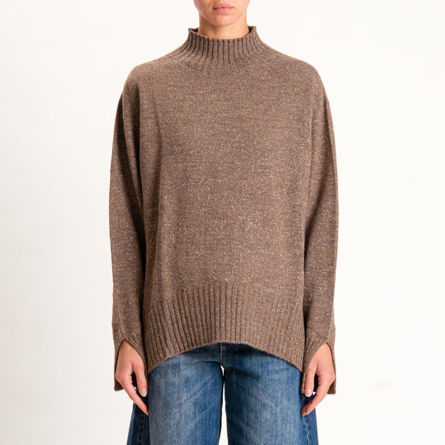 Kontatto-Maglia filo lurex con spacchi su polsi - tortora/oro