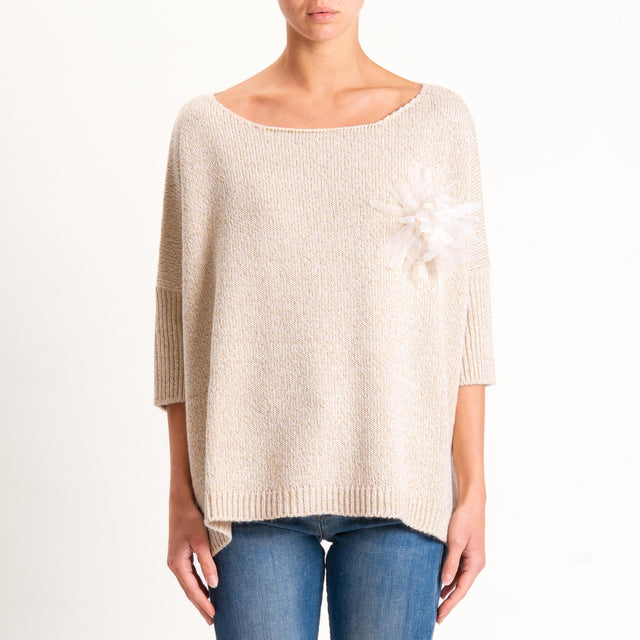 Kontatto-Maglia filo lurex misto alpaca con spilla - beige/oro