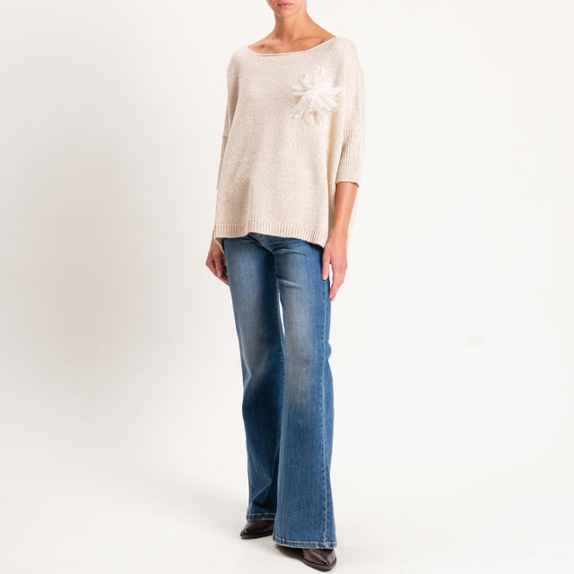 Kontatto-Maglia filo lurex misto alpaca con spilla - beige/oro