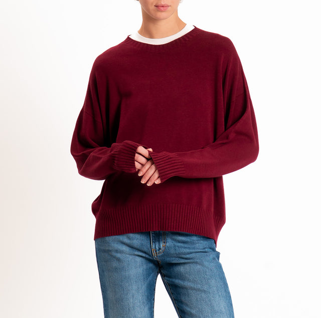 Kontatto-Round neck sweater with ribbed edges - marsala