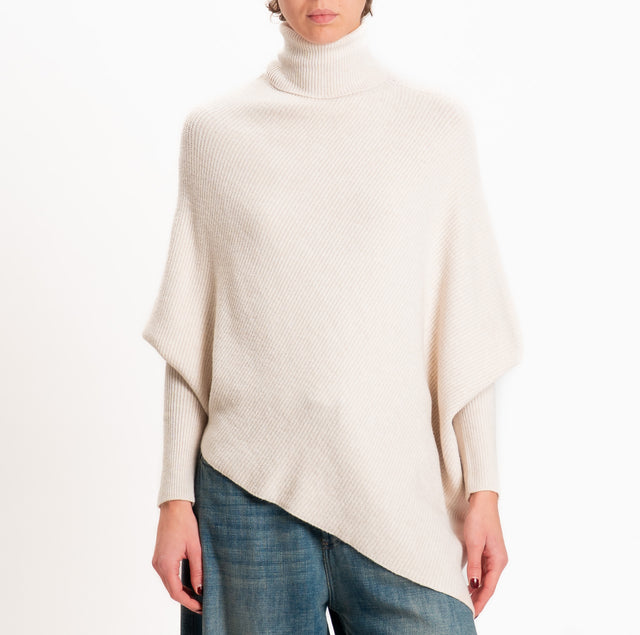 Kontatto-Maglia collo alto asimmetrica a coste - beige melange