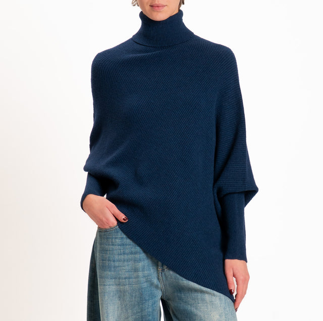 Kontatto-Maglia collo alto asimmetrica a coste - blu