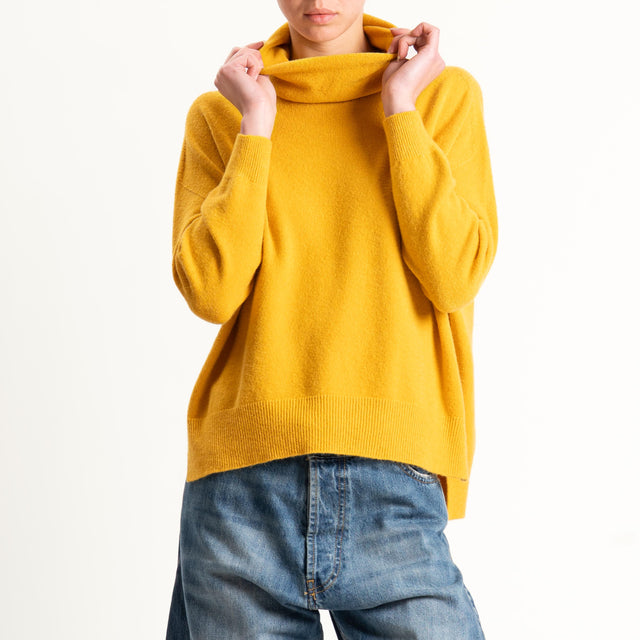 Kontatto-Maglia collo alto spacchi laterali (QS) - giallo