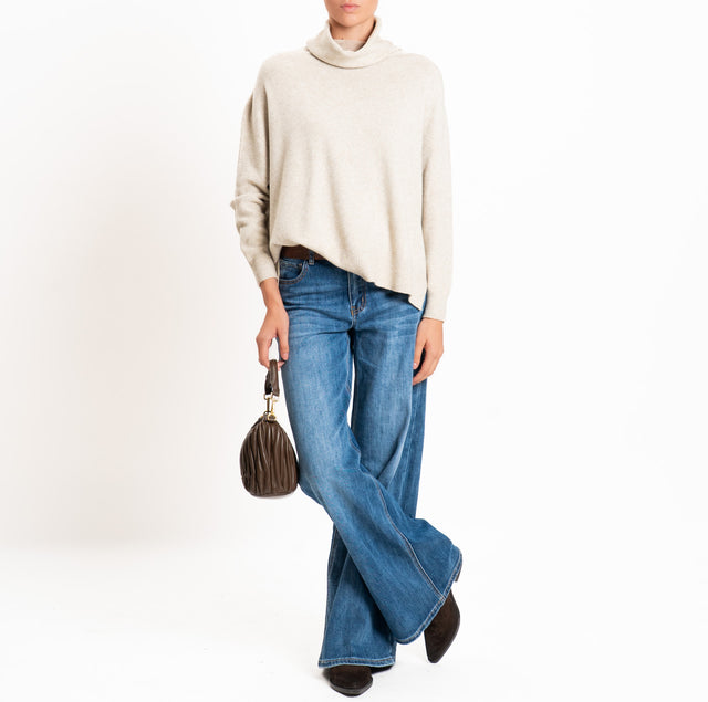 Kontatto-QS turtleneck sweater with side slits - beige