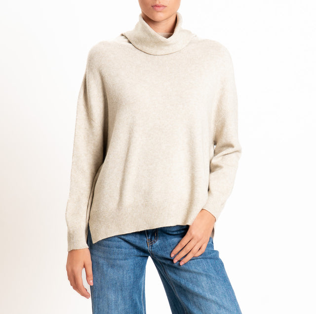 Kontatto-QS turtleneck sweater with side slits - beige