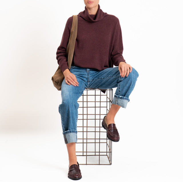 Kontatto-QS turtleneck sweater with side slits - marsala