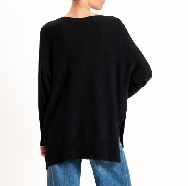 Kontatto-QS boatneck sweater with side slits - black