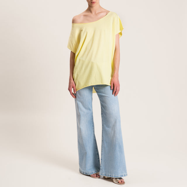 Kontatto-T-shirt smanicata taglio vivo - giallo
