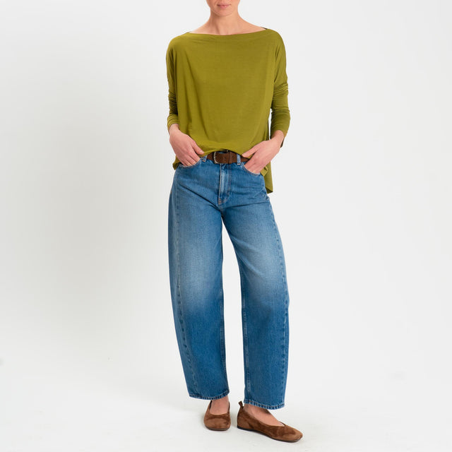 Kontatto- T-shirt scollo barca stondata in jersey - olio