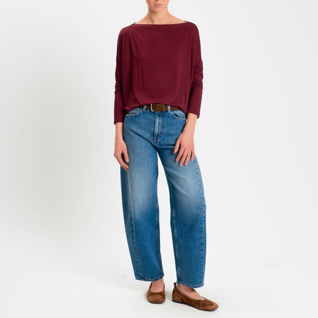 Kontatto- T-shirt scollo barca stondata in jersey - vino