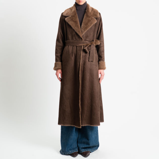Abrigo largo con cinturón Motel-Ecomontone - marrón oscuro