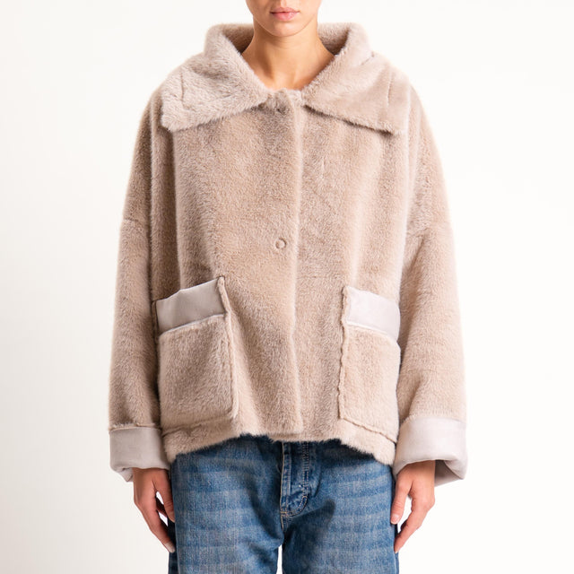Motel-Ecopelliccia con tasche - sand