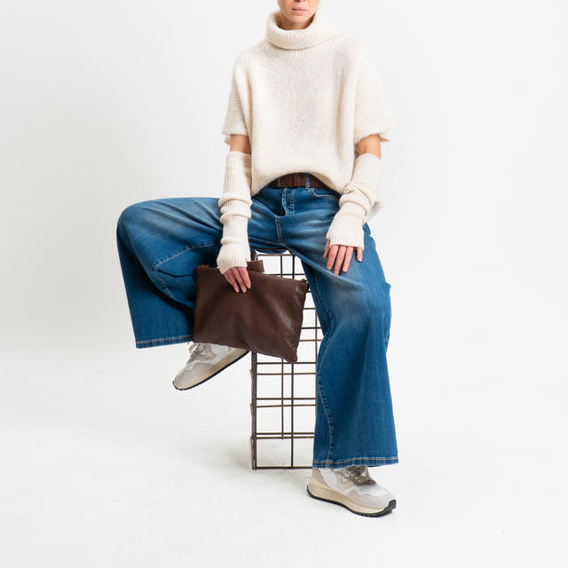 Motel-Maglia smanicata mohair con manicotti - panna