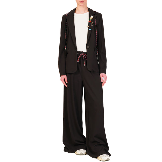 Chaqueta de punto Motel-Milan con capucha y alfileres - Negra