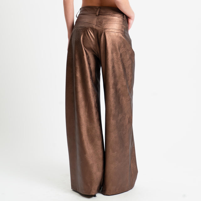 Motel - Pantalones anchos de piel sintética laminada - bronce