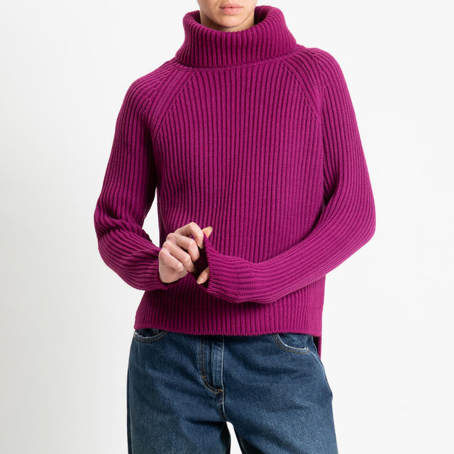 Motel-Maglia collo alto costa inglese spacchi laterali - amarena