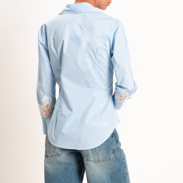 Motel-Camicia chiusura asimmetrica con pizzo - Celeste