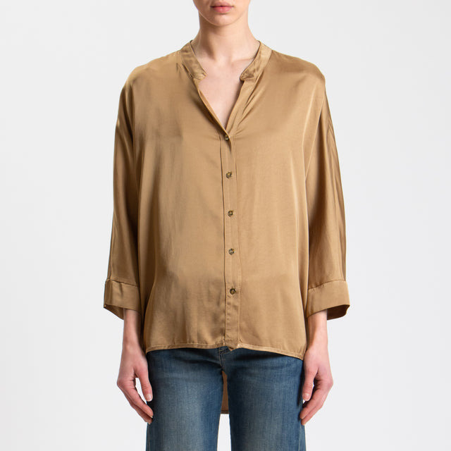 Motel-Camicia satin bottoni dorati - biscotto