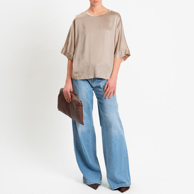 Motel-Blusa in satin manica scesa - avena