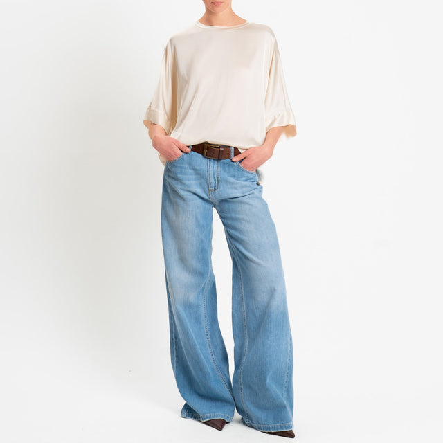 Motel-Blusa in satin manica scesa - burro