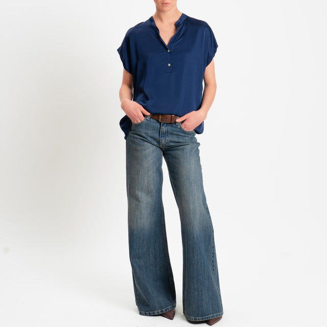 Motel-Blusa chester smanicata in satin - blu