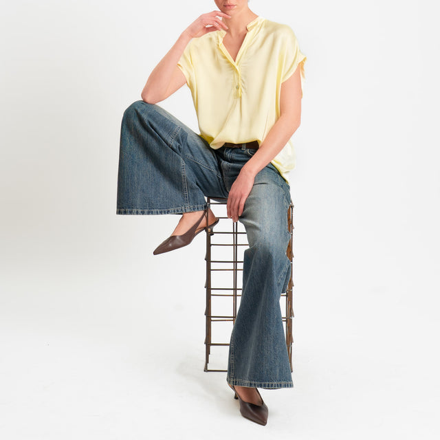 Motel-Blusa chester smanicata in satin - mimosa