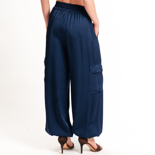 Motel-Pantalone cargo in satin elastico in vita - blu