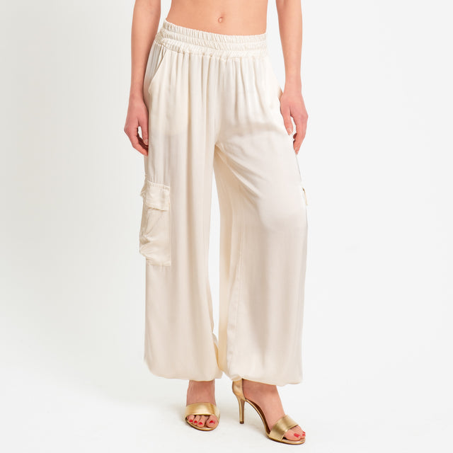 Motel-Pantalone cargo in satin elastico in vita - burro