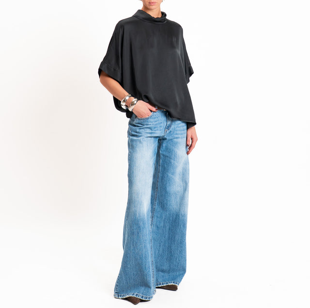 Motel - Oversized satin blouse - black