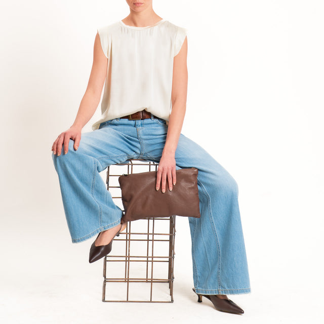 Motel-Blusa smanicata in satin viscosa elasticizzata - burro