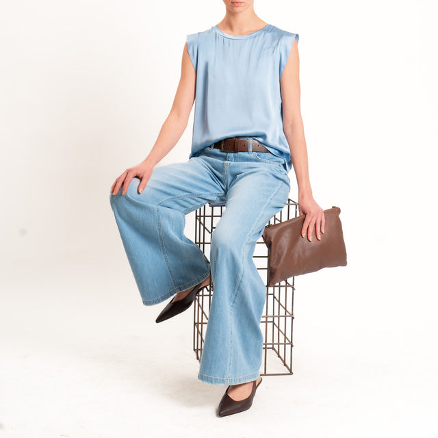 Motel-Blusa smanicata in satin viscosa elasticizzata - cielo