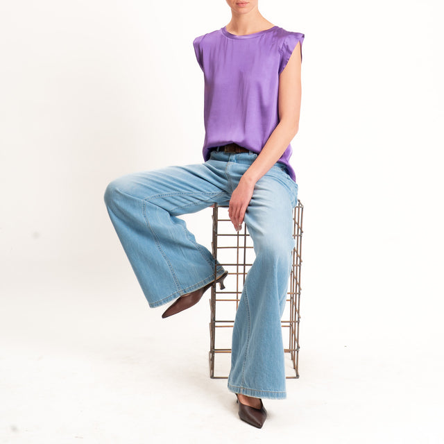 Motel-Blusa smanicata in satin viscosa elasticizzata - glicine