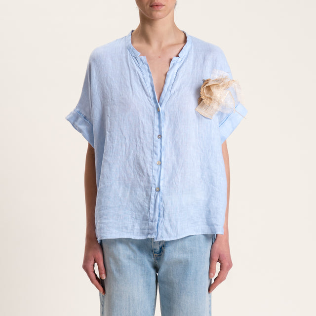 Motel-Camicia in lino mezza manica con spilla - cielo