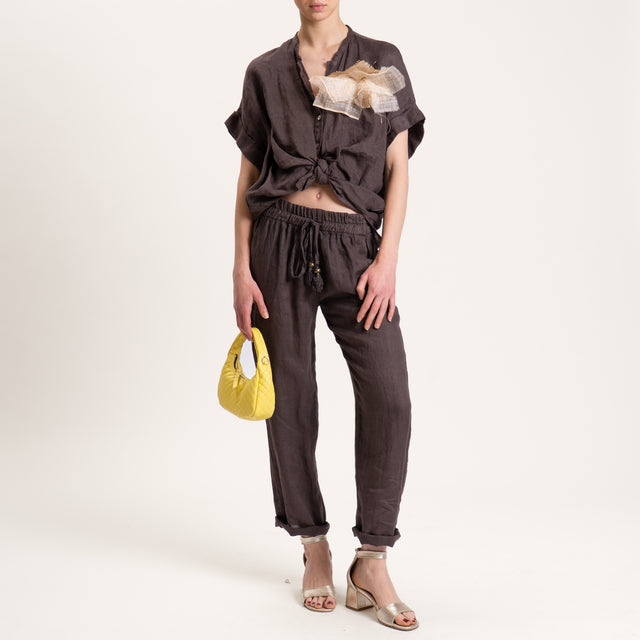 Motel-Camicia in lino mezza manica con spilla - moro