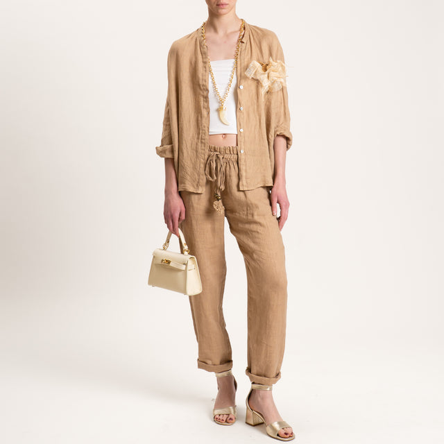 Motel-Camicia in lino con spilla - cammello