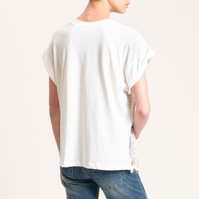 Motel-T-shirt con pizzo macramè - bianco