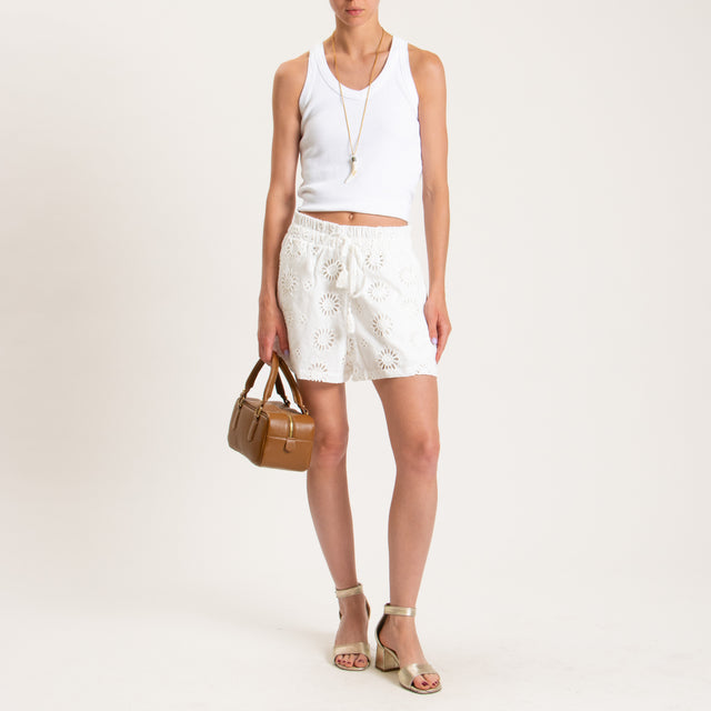 Motel-Shorts con pizzo sangallo elastico in vita - bianco