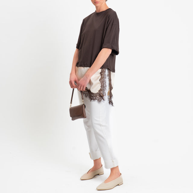 Motel-T-shirt asimmetrico con pizzo - moro/burro