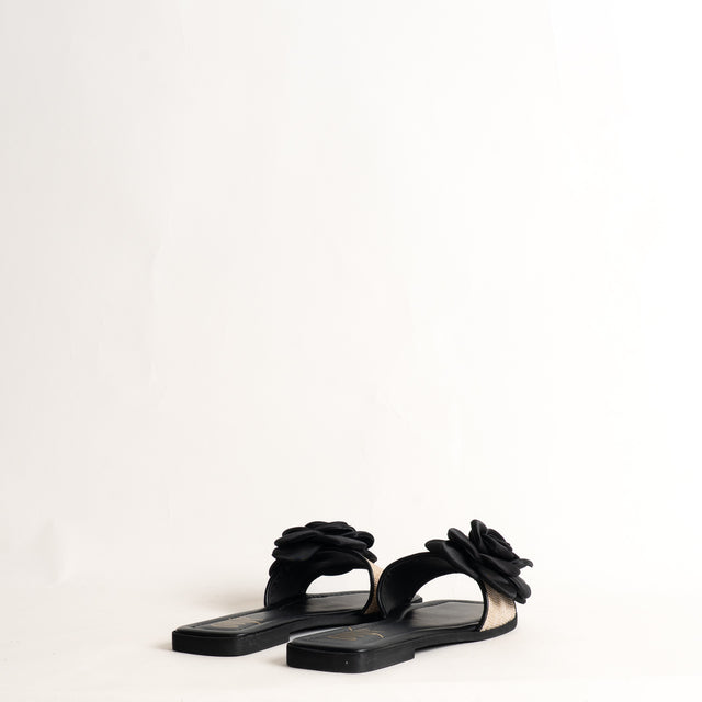 Ovyè-Sandalo con fascia in rafia dettaglio fiore - nero