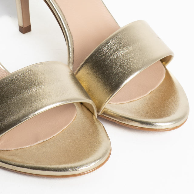 Ovyè-Sandalo con tacco - platino