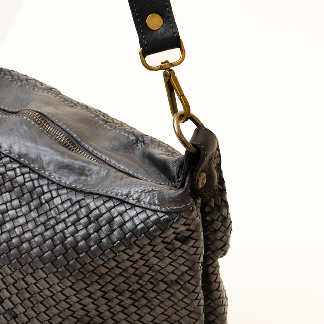 Zeroassoluto - Woven leather shoulder bag - black