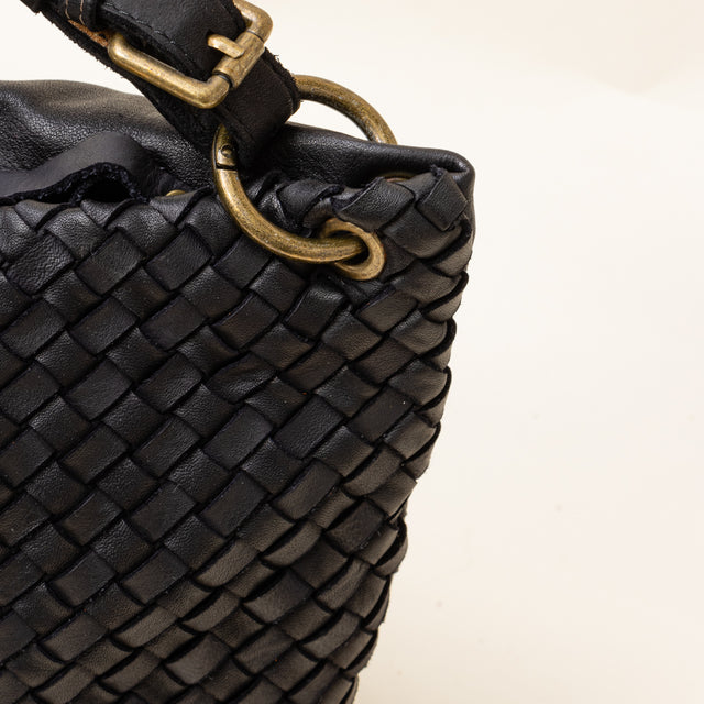 Zeroassoluto - Woven leather handbag - black