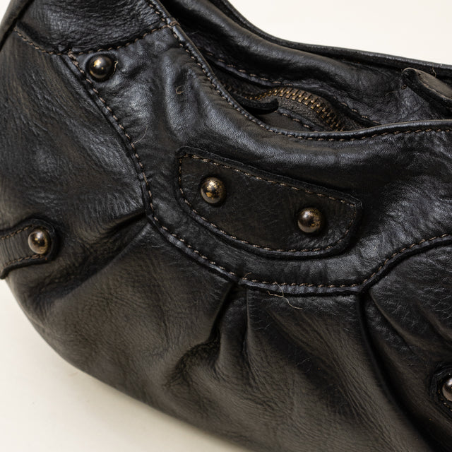 Zeroassoluto - Shoulder bag with studs - black