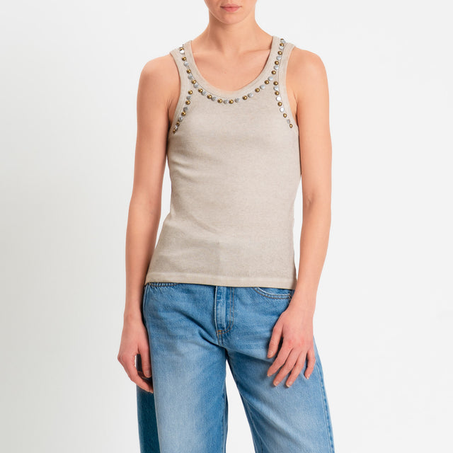 Philia Loft-Top a costine con borchie - sabbia